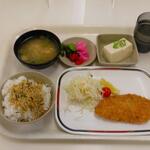 ボンルパ - 週替わりB サーモンフライ定食 (税込)550円 (2023.04.19)