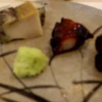 鮨 さいとう - 左：煮鮑　右：煮蛸