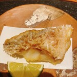 燕 - 甘鯛のウロコ揚げ