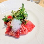 La Brianza - 長崎県産本まぐろカルパッチョ鮎の魚醤ソーテルヌマリネ柚子の泡。味わい凝縮されたブリアンツァのカルパッチョ安定の美味しさ♡ 値上がりしておうちでは本まぐろ買いにくくなっていることもあり嬉しい