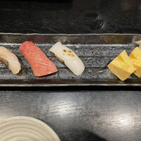 秀徳 2号店 - 真鯛、中トロ、墨イカ、