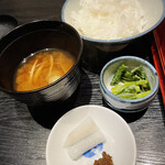 肉料理ふくなが - ご飯・汁物・香の物