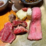 肉料理ふくなが - 右:コールドビーフ（カメノコ）　中上:タケノコの木の芽和え　中下:ガーリックオイル　左上:肺　左下:炙り