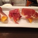 ペルラヴィータ - 宮古島の完熟マンゴーと生ハム