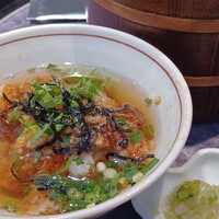 まるや本店 中部国際空港店 - ３つの味楽しみました。お漬け物もいい感じ。