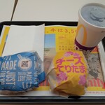 マクドナルド - ドリンク写真:チーズチーズてりやきマックバーガー、チーズてりたま、コカ・コーラ(M)