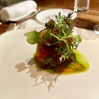エチョラ - 本マグロツナとピペラーダ。　ピペラーダは玉ねぎとパプリカをオリーブ油で炒め煮したバスクのソース。