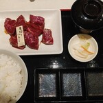 Sangokuichiiekkusu - 3桁のロース焼肉定食。ご飯のお代わりもあるよ。