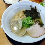 麺や厨 - 鯛と蛤の黄金塩ラーメン（期間限定） 980円