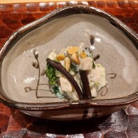 日本料理 かしづき - そら豆　三つ葉　アワビ　わらび　筍　等　胡麻和え