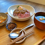 カフェカモット - ローストビーフ丼 ドリンク付¥1,200