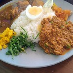 フィッシュ - ２種コンボ(チキンカレー＆キーマ) 1200円(税込)キーマ側。このキーマは、ヤバいな