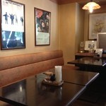 アビー・ロード - 店内。