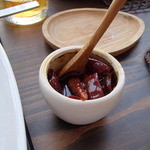 島野菜カフェ Re:Hellow BEACH - カレーは甘めなので、辛さを足せる