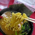 ラーメン 杉田家 - 麺リフト