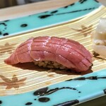 吉祥寺 鮨 天ぷら いわい - 本マグロ中トロ(* >ω<)