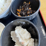 Meshidokoro Gussan - 定食にはセルフの小鉢