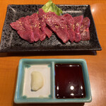 Yakiniku no Kanemaru Nishiyaidzu Ten - 馬刺し