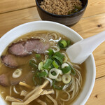 Ramen Yamaya - Cセット 醤油ら〜めん ミニとりそぼろ丼 950円