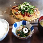 和福 - お好み焼き定食（825円）