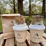 アンドテイ - 『日本茶ミルクティー(HOT)』茶葉：国産烏龍茶、プラントミルク：ソイミルク、甘さ：ふつう、『塩こうじスコーン プレーン』『国産アールグレイ』『塩こうじスコーン 抹茶とイチジク』