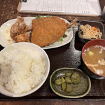 居酒メシ ゴリラ食堂 - アジフライと唐揚げ定食