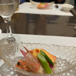 多満喜 - 先付　海老、帆立、アスパラの黄身酢がけ