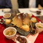 多満喜 - 焼物　白身魚若竹焼き、あしらい