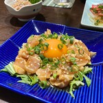 三酉屋 - ささみユッケ