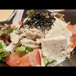 Kanzen Koshitsu Zakaya Kushi Batten - 蒸し鶏と豆腐のゴマだれサラダ　780円