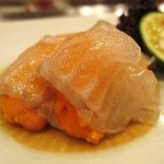 おたる政寿司 - 平目のウニ包み