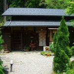 野土香 - 集落側から正面入り口