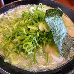 博多 いちばん星 - ラーメン 680円
ネギ山 ＋120円