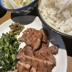 牛たん炭火焼き吉次 - 