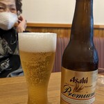 み乃家 - マダムはビール。最近はお願いしなくても出てきます笑