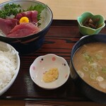 Shimura - 初かつお刺し身定食(1100円)