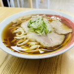 Marukai Narumi - ◎無添加・無化調の澄んだの煮干しの醤油スープは優しい味わい。