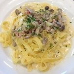 エアポートキッチン - 森の茸のクリームフィットチーネ。