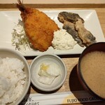 Sachi Fukuya Kafe - 日替わりランチ　890円　アジフライとサバの唐揚げ