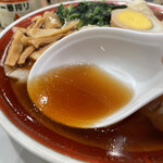 広州市場 - 鶏ガラベースのあっさり醤油スープ