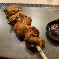ロベリスク。 - 大山鶏の親鶏の白レバー 〜発酵ビーツ・ソース〜