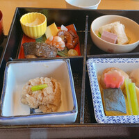 京懐石とゆば料理 松山閣 JR京都伊勢丹店 - 