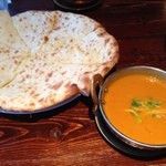 スバカマナ・デリ 松坂屋豊田店 - チーズナン、めちゃうま！でも、ボリュームありすぎて食いきれなかった。悔しい！