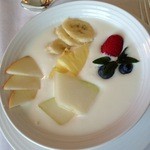 ホテルニューオータニ 東京 - フルーツたっぷりのヨーグルト