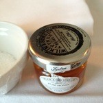 ホテルニューオータニ 東京 - ヨーグルトに蜂蜜とシュガー