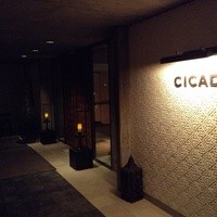 CICADA - barも併設した入口