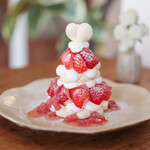 cafe ウタノハ - 料理写真:いちごのパブロバ☆