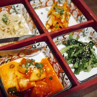 百済 - キムチ・ナムル盛り合わせ