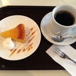 フレスコ コーヒーロースターズ - ケーキセット(かぼちゃのチーズケーキ＆コーヒー)