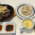 The Meat Locker STEAK & CAFE - 写真３